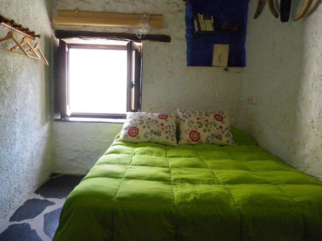 La Casa De La Bombilla Verde Trevélez Стая снимка