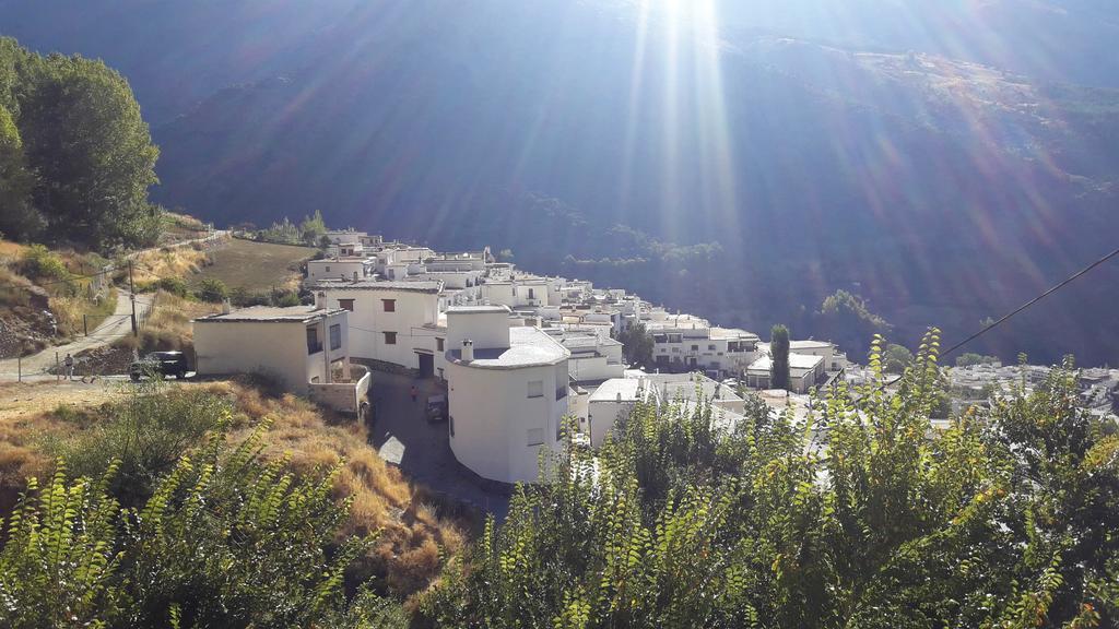 La Casa De La Bombilla Verde Trevélez Екстериор снимка