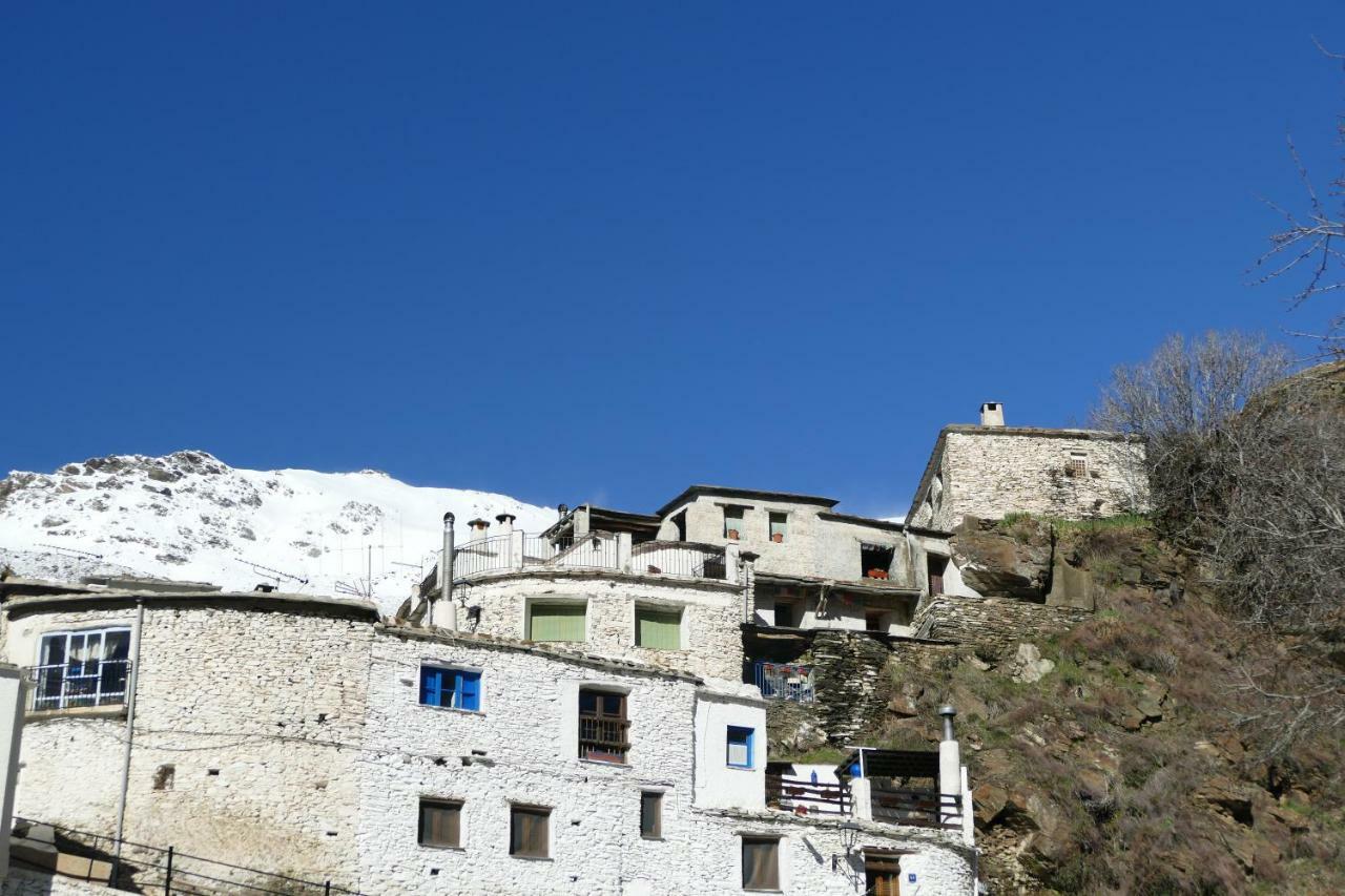 La Casa De La Bombilla Verde Trevélez Екстериор снимка