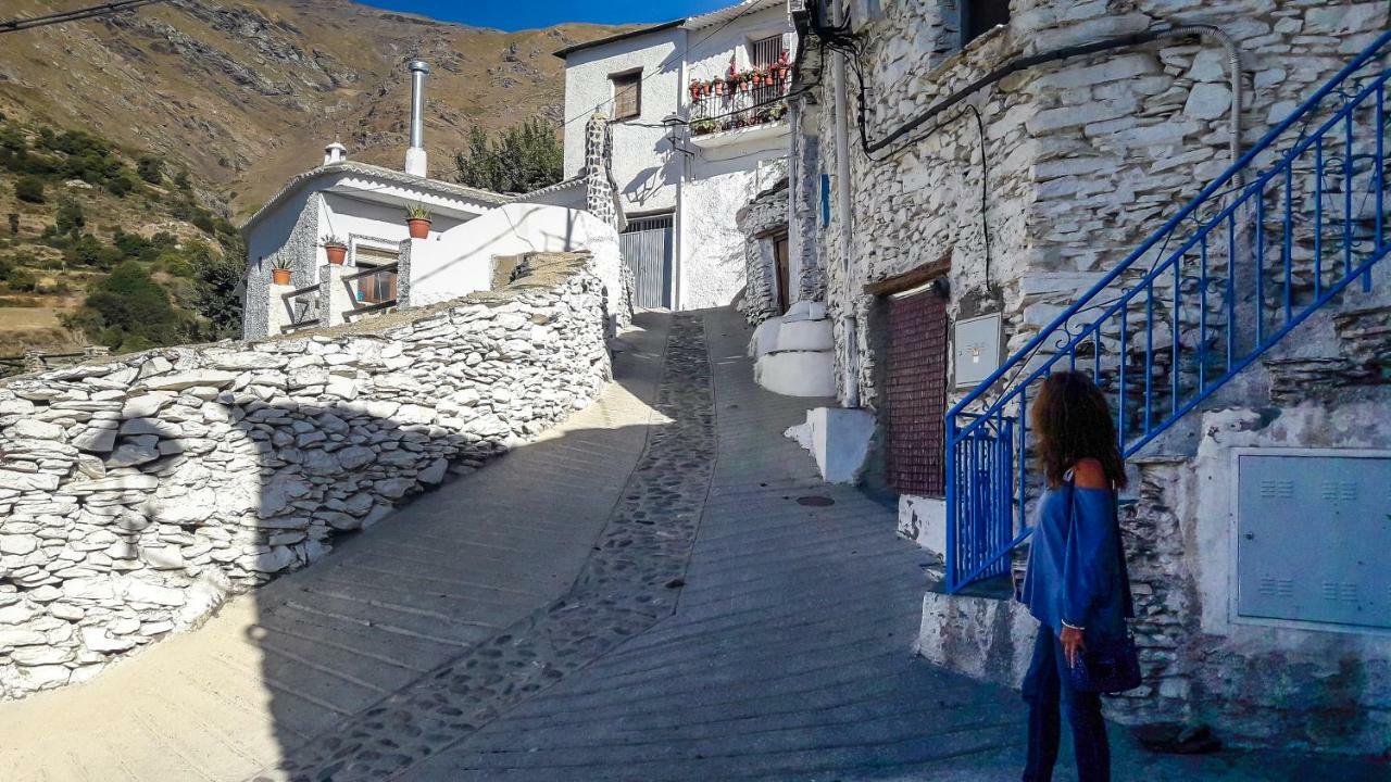 La Casa De La Bombilla Verde Trevélez Екстериор снимка